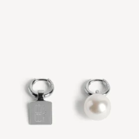 Malibu pearl earrings in shiny silver