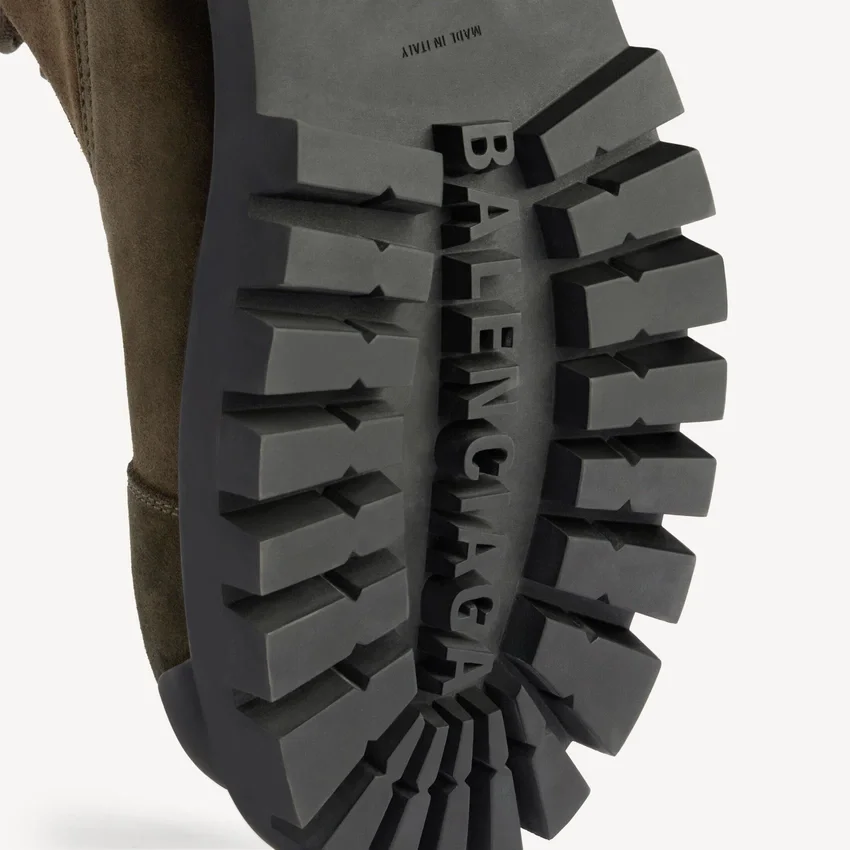 Men’s combat strike boot in olive Men’s combat strike boot in olive