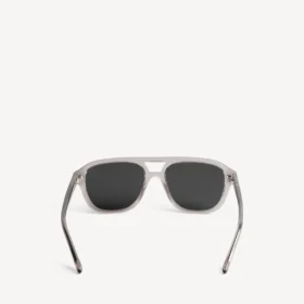 Men’s daily pilot sunglasses in light grey