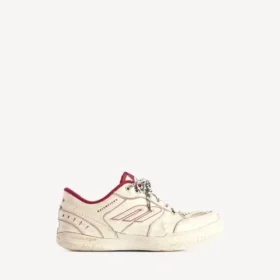 Men’s hamptons medium worn-out sneaker in off white/red