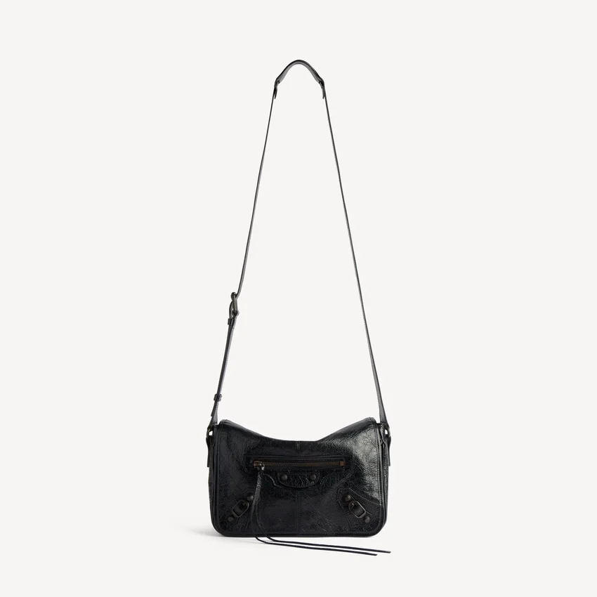 Men’s le city flap messenger bag small in black Men’s le city flap messenger bag small in black