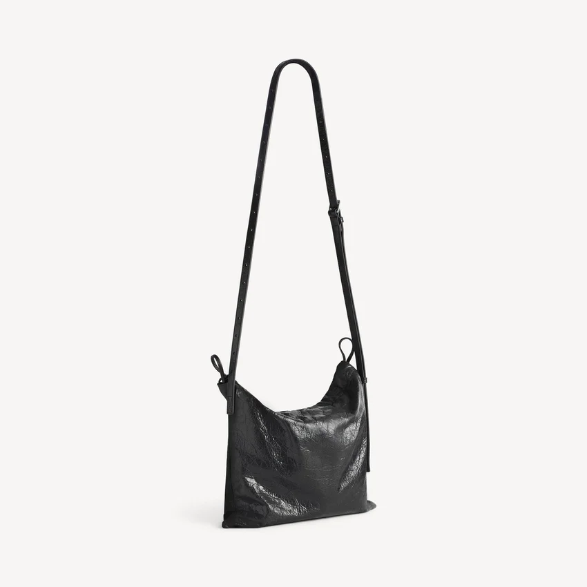 Men’s shopper dust bag crossbody pouch medium in black Men’s shopper dust bag crossbody pouch medium in black