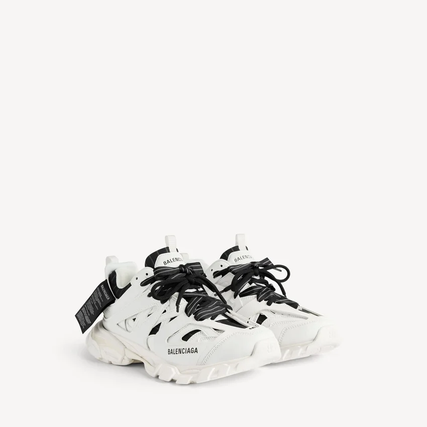 Men’s track shirt sneaker in white Men’s track shirt sneaker in white
