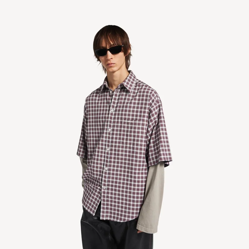 Men’s wrong sleeve shirt in red/navy Men’s wrong sleeve shirt in red/navy