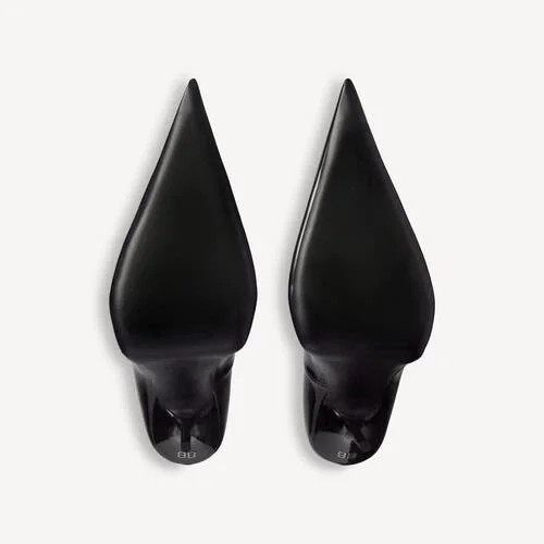 Women’s avenue pump in black Women’s avenue pump in black