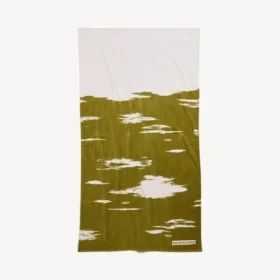 Women’s brush scratch beach towel in khaki