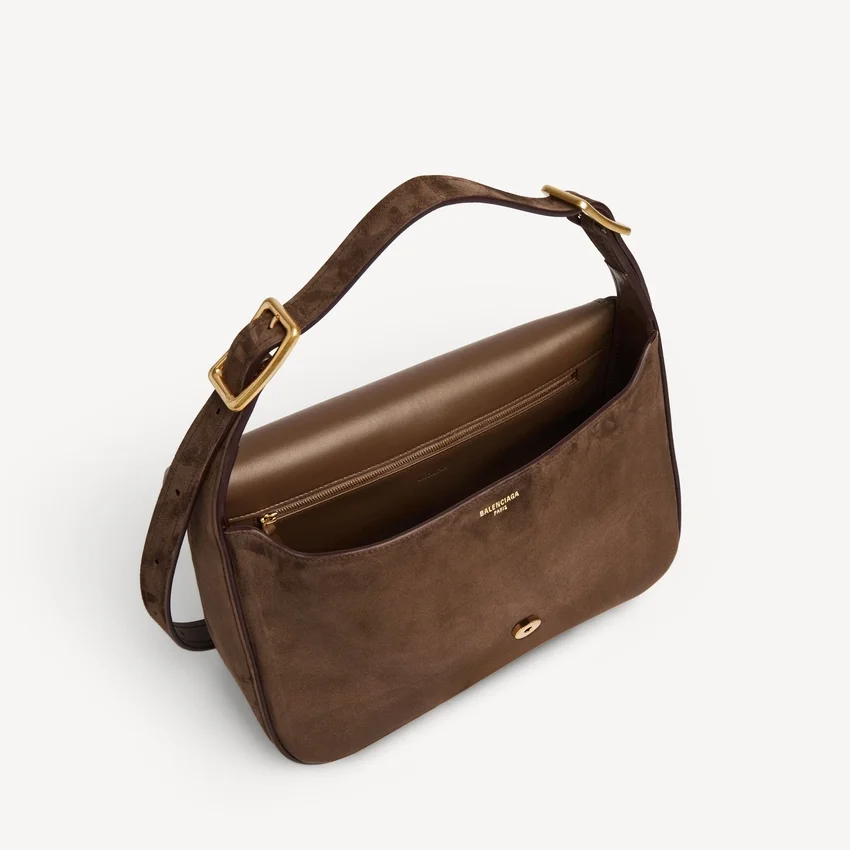 Women’s clicca shoulder bag medium in muscade Women’s clicca shoulder bag medium in muscade