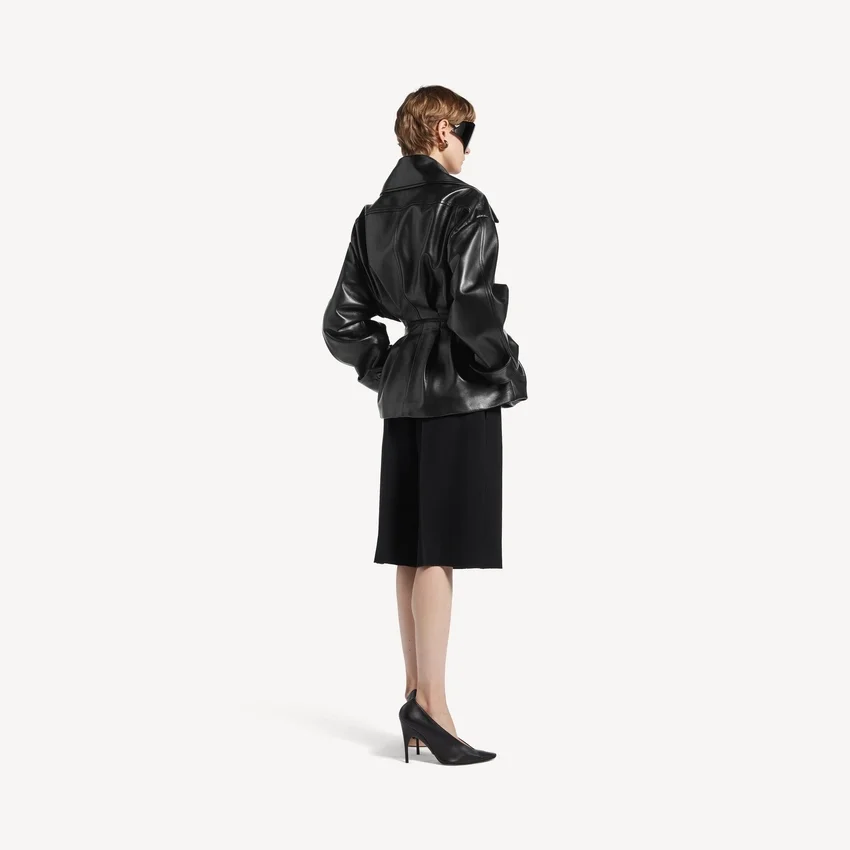 Women’s folded short trench in black Women’s folded short trench in black