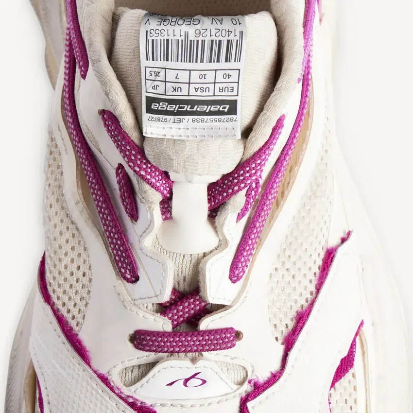 Women’s jet sneaker in eggshell/strawberry pink Women’s jet sneaker in eggshell/strawberry pink