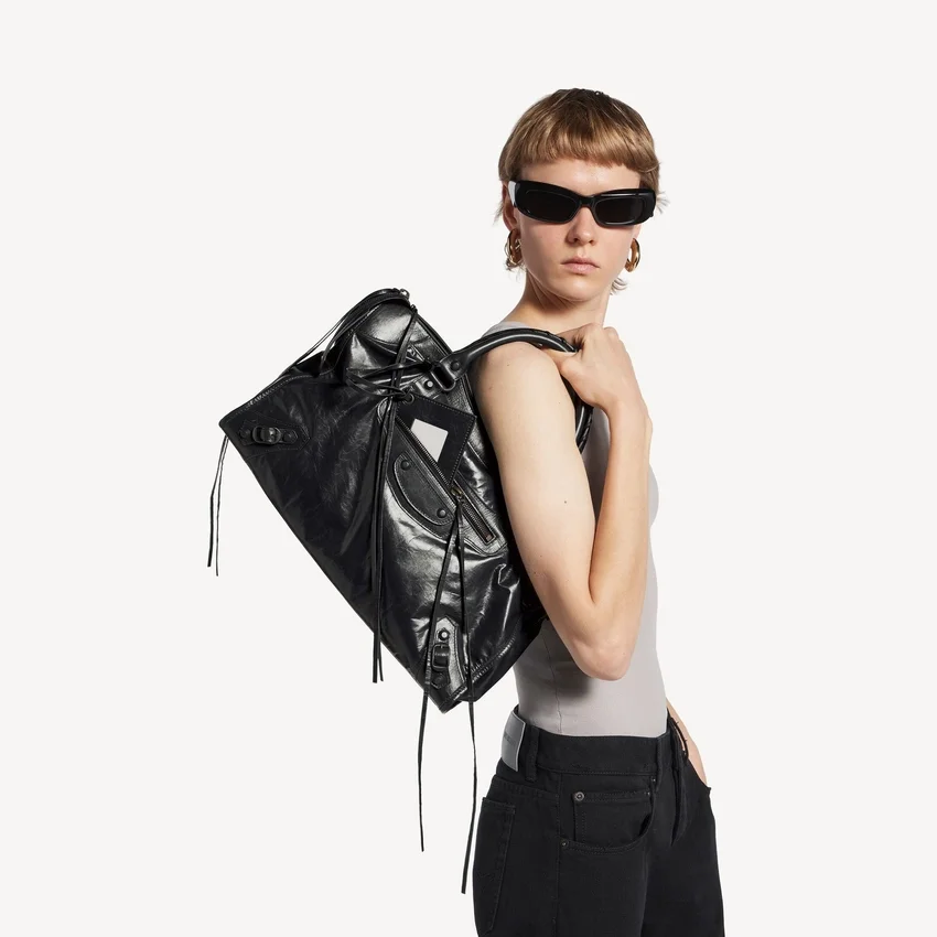 Women’s le city bag medium in black Women’s le city bag medium in black