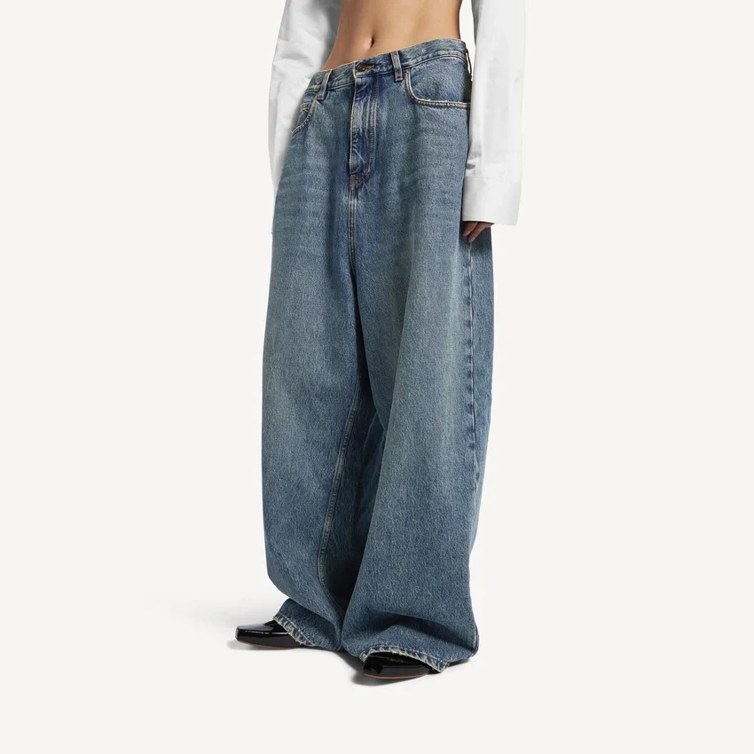 Women’s low crotch baggy jeans in dirty vintage blue Women’s low crotch baggy jeans in dirty vintage blue