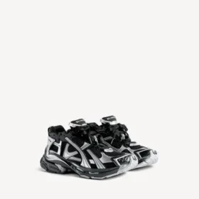 Men’s runner sneaker in black/silver
