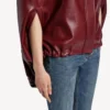 Women’s short cape in burgundy Women’s short cape in burgundy