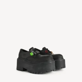 Women’s strike platform derby with charms in black/multicolor