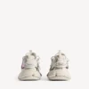 Women’s track signature sneaker in beige/pink
